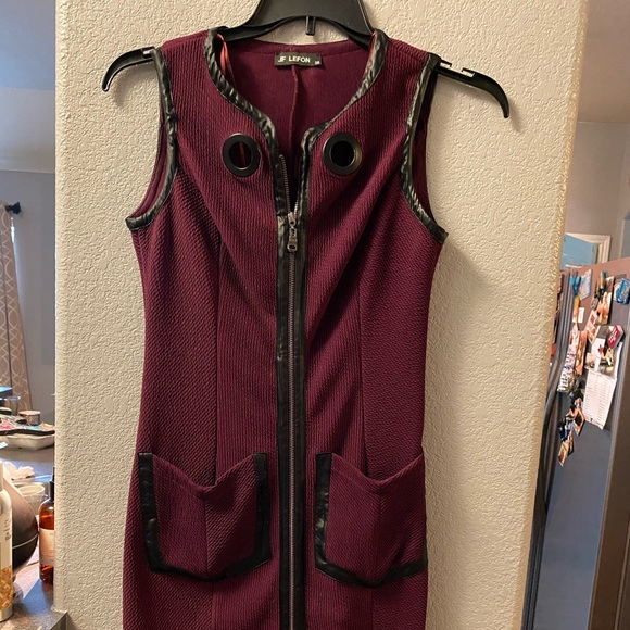 Casual dress - Picture 1 of 8